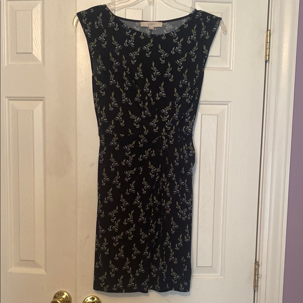 LOFT Black Sheath knee length Dress Sleeveless floral pattern